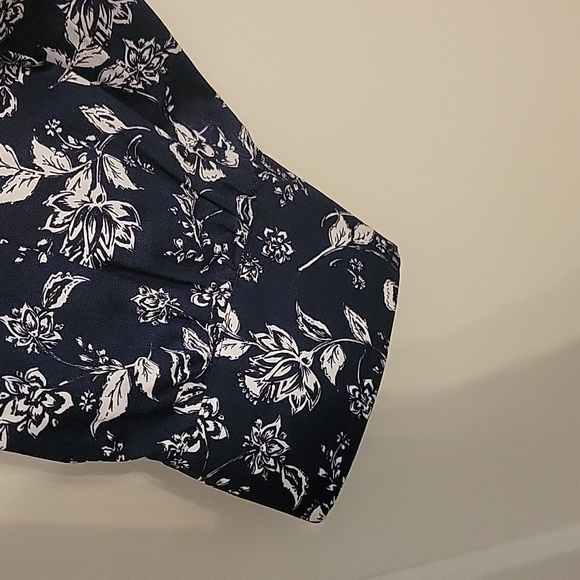 Lands' End Blue And White Flower Pattern Mandarin Collar Blouse. Size 14 - Picture 4 of 7